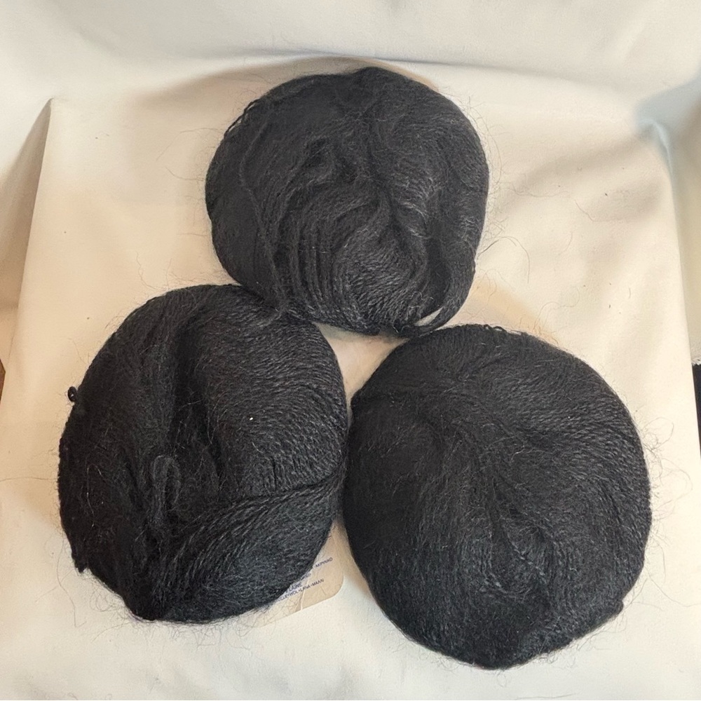 Pingouin Douceur Black Yarn Set NEW Two with Label One Without 50 Grams Each - Picture 5 of 5
